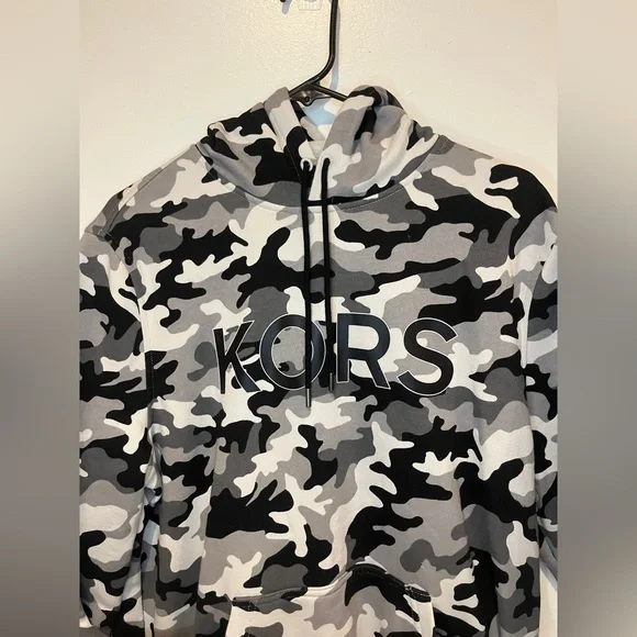 Michael kors men camo sweatshirt hoodie Large NWOT